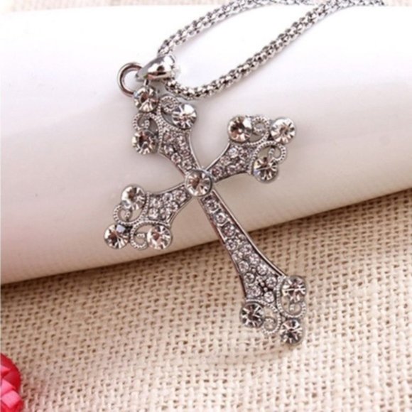 Crystal Cross Sweater Chain - Picture 3 of 5
